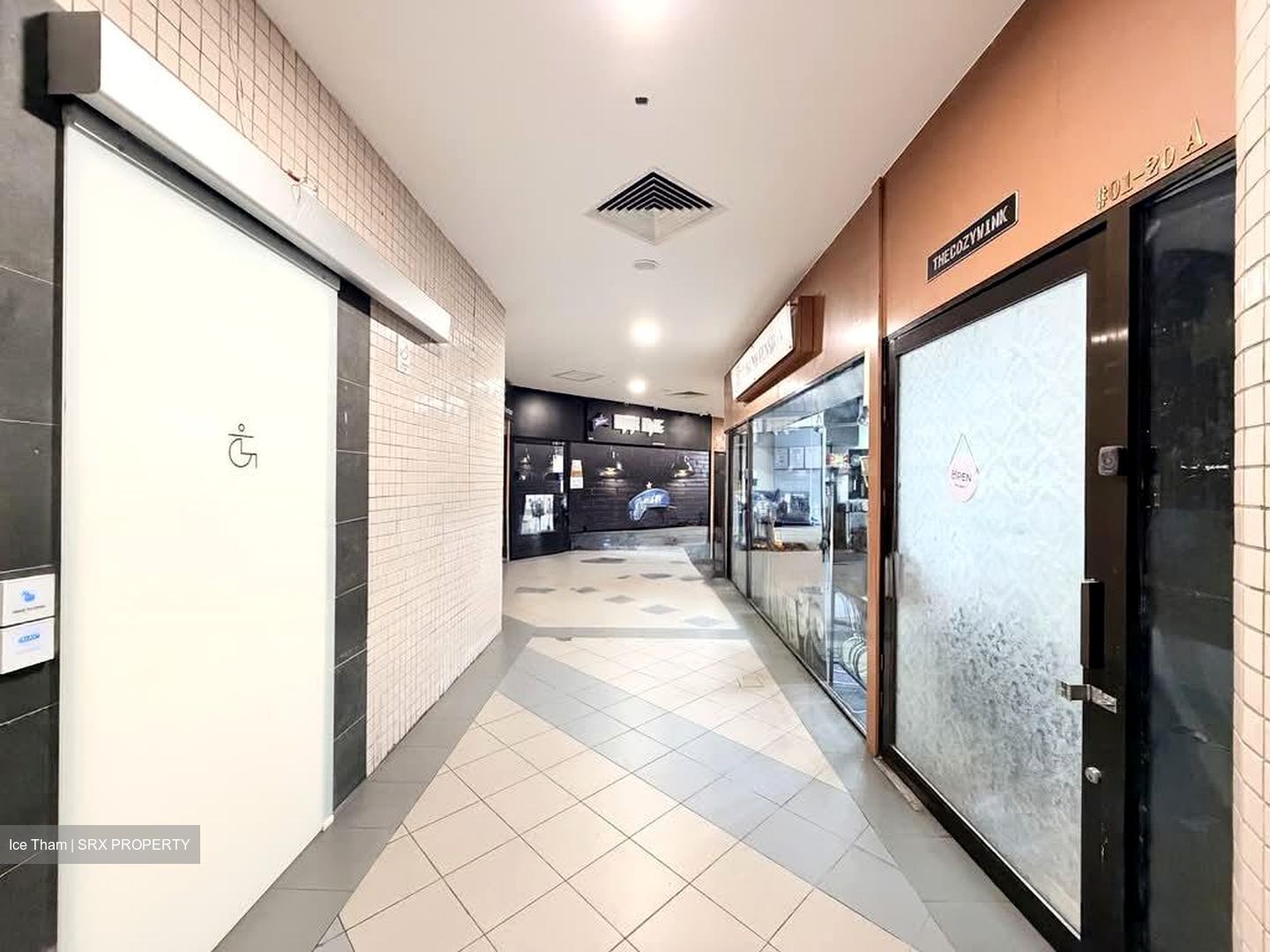 Furama City Centre Singapore (D1), Shop House #554960241